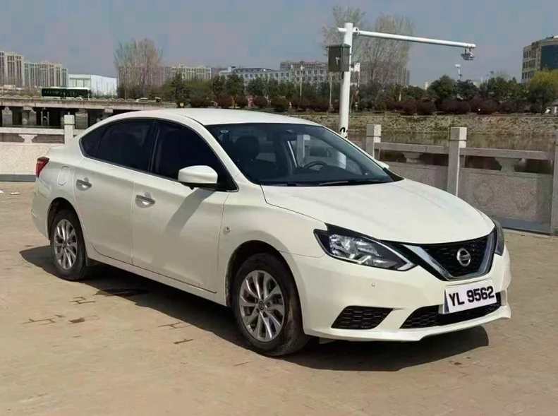 日产轩逸 正面外观二