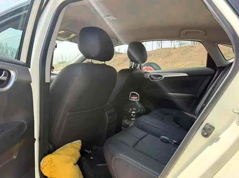 日产轩逸 后面外观二