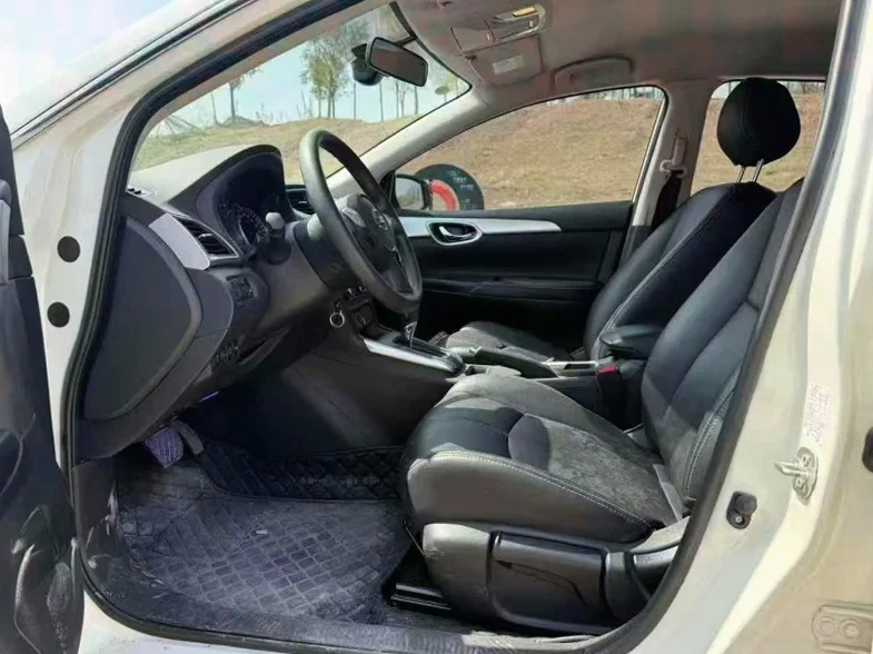 日产轩逸 后面外观一