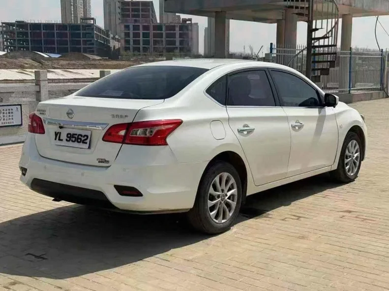 日产轩逸 内饰前排