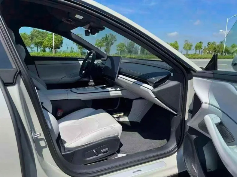 小米SU7 后面外观三