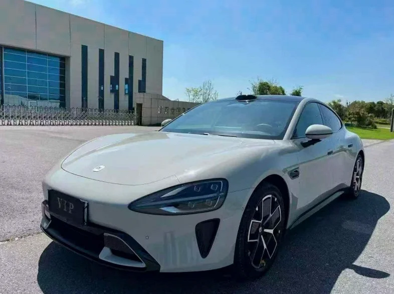 小米SU7 正面外观二