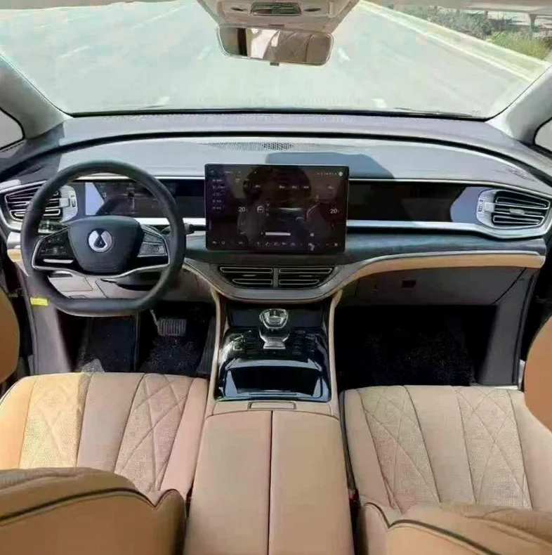 腾势D9 后面外观三