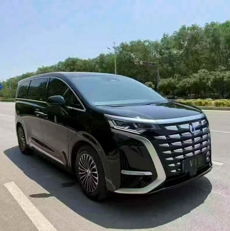 腾势D9 正面外观三