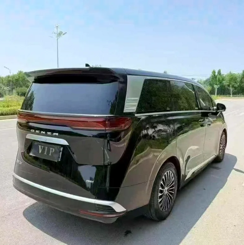 腾势D9 内饰后排