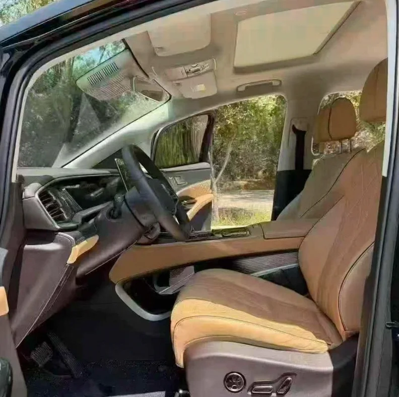 腾势D9 后面外观一