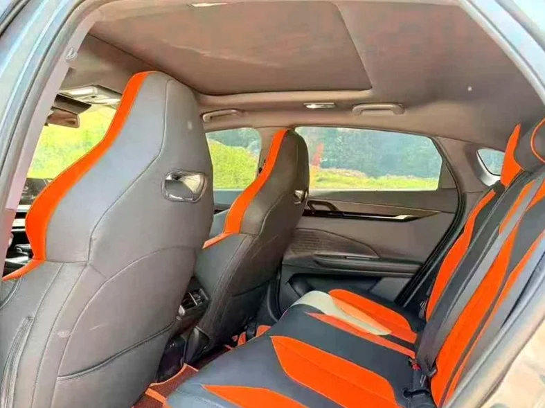 长安汽车UNI 后面外观三