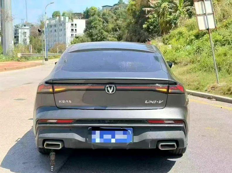 长安汽车UNI 驾驶室