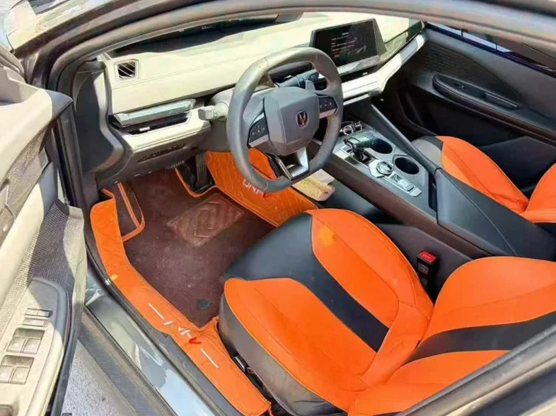 长安汽车UNI 后面外观一