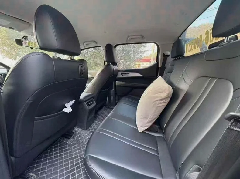 长城汽车炮 后面外观二