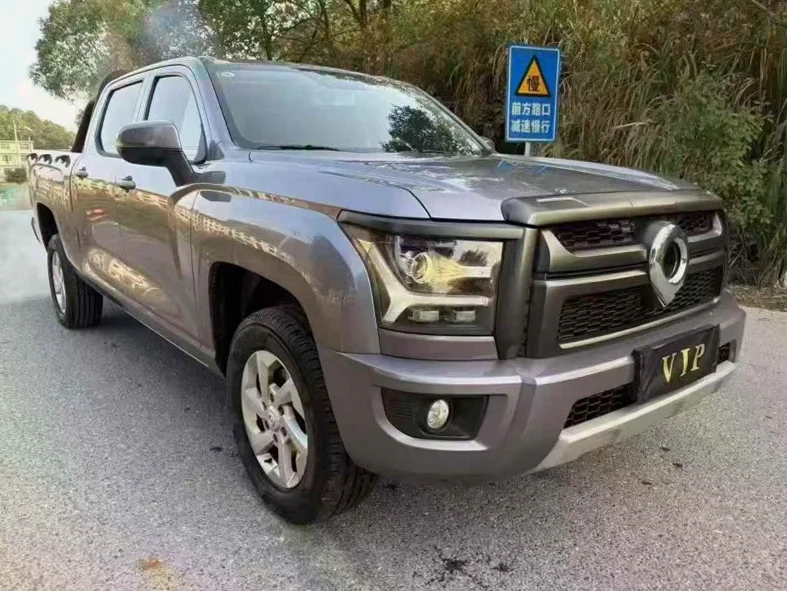 长城汽车炮 正面外观三