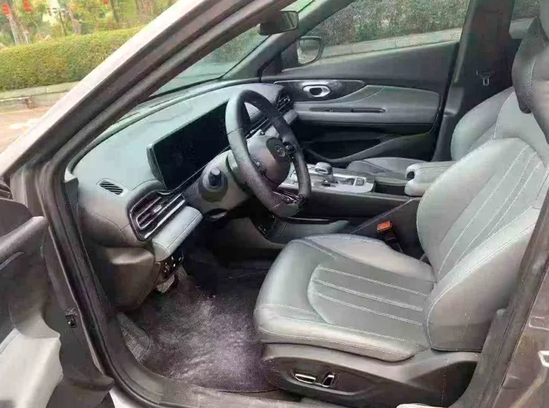 传祺影豹 后面外观一