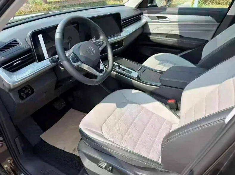 大众揽巡 后面外观一