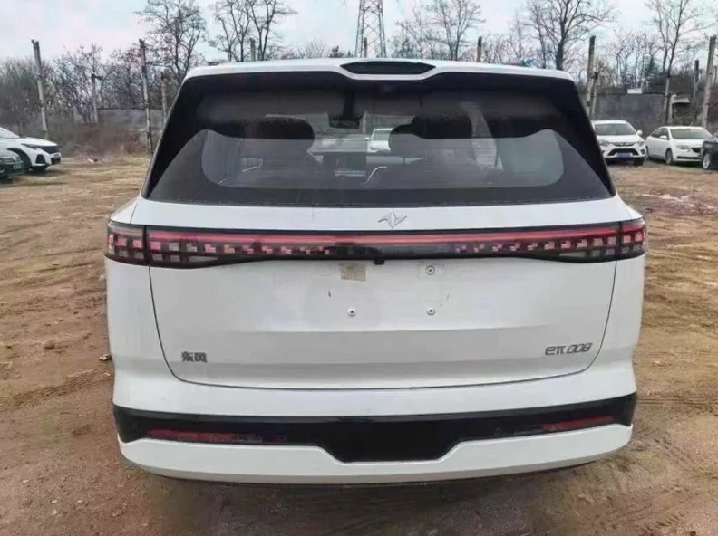 东风奕派 驾驶室