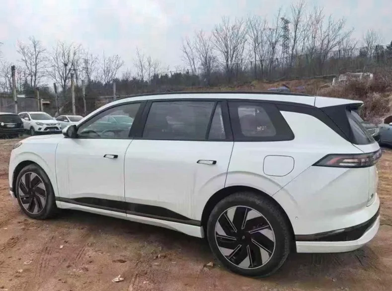 东风奕派 内饰前排