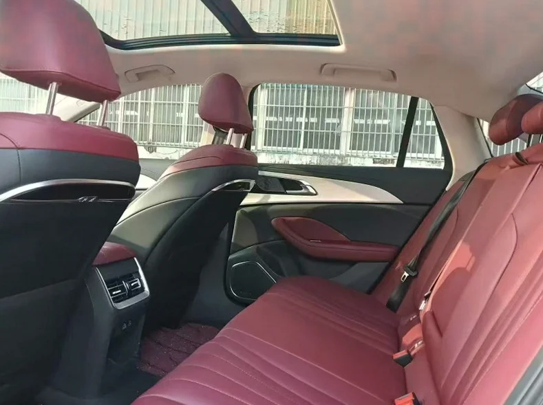 红旗H5 后面外观二