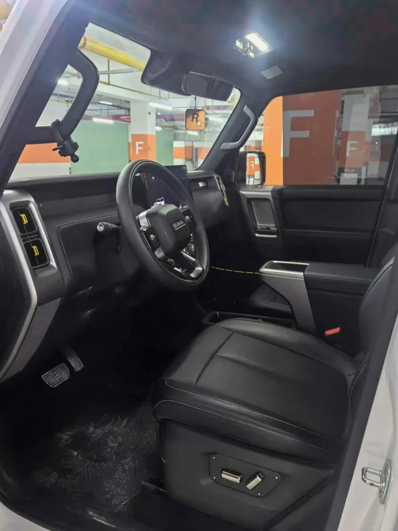 奇瑞ICAR 内饰前排