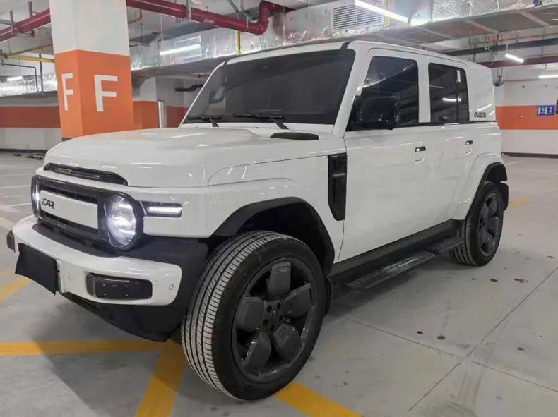 奇瑞ICAR 正面外观三