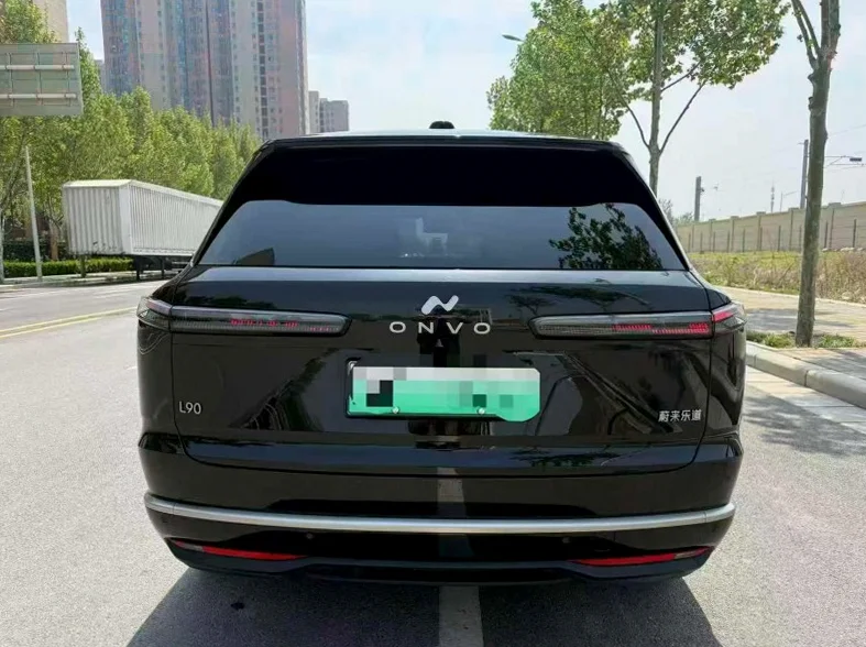 乐道L90 内饰前排