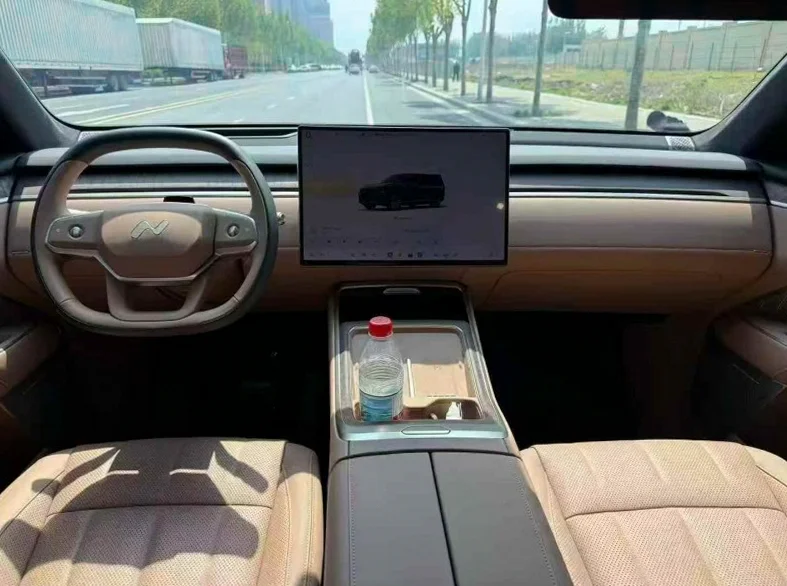 乐道L90 正面外观三