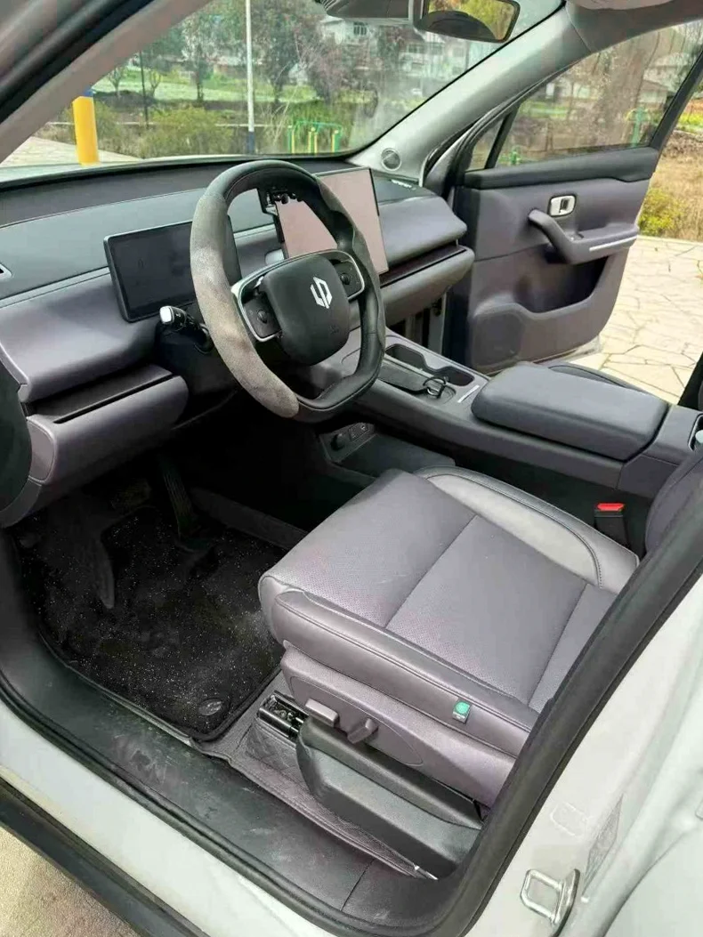 零跑汽车C10 内饰前排