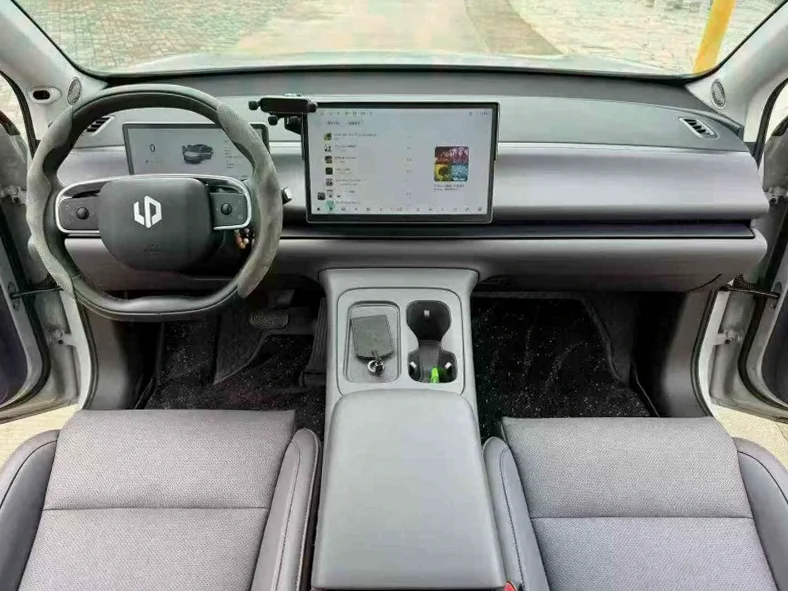 零跑汽车C10 后面外观三