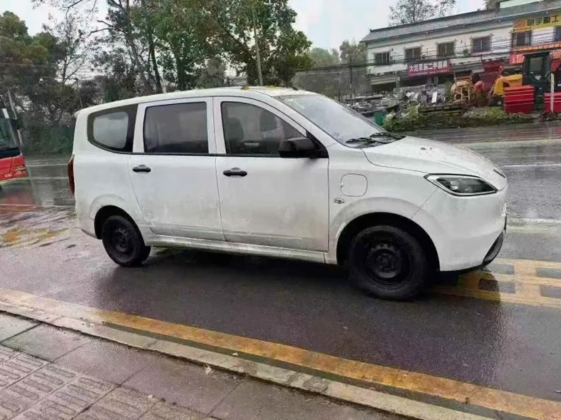 五菱汽车宏光 正面外观三