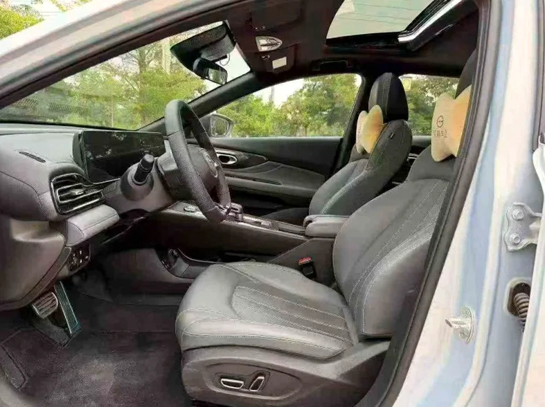 传祺影豹 后面外观一