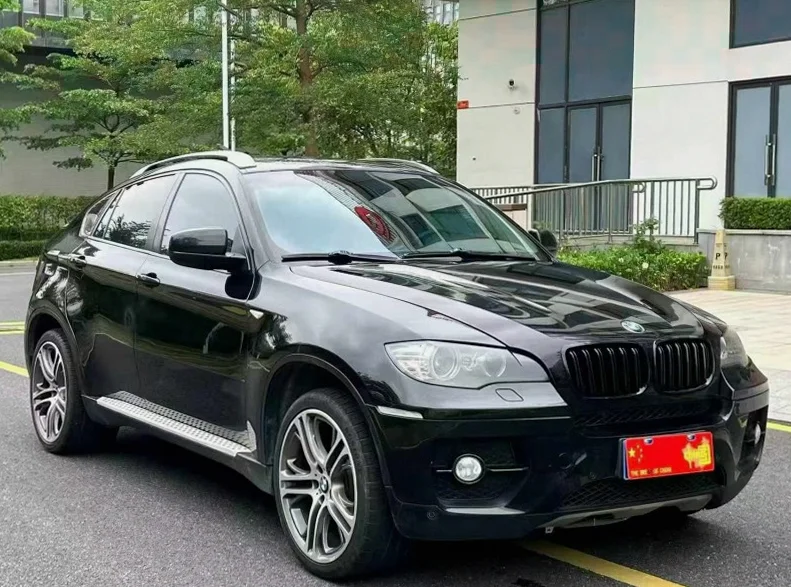 宝马X6 正面外观二