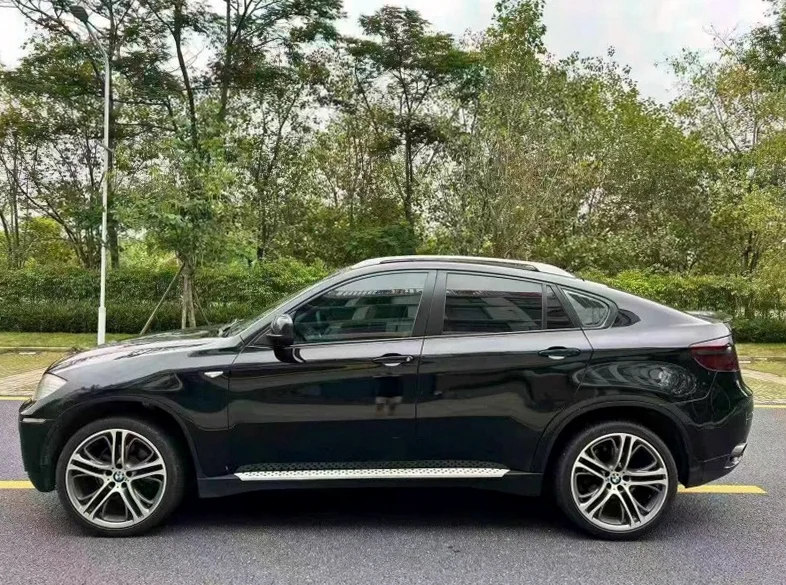 宝马X6 后面外观三