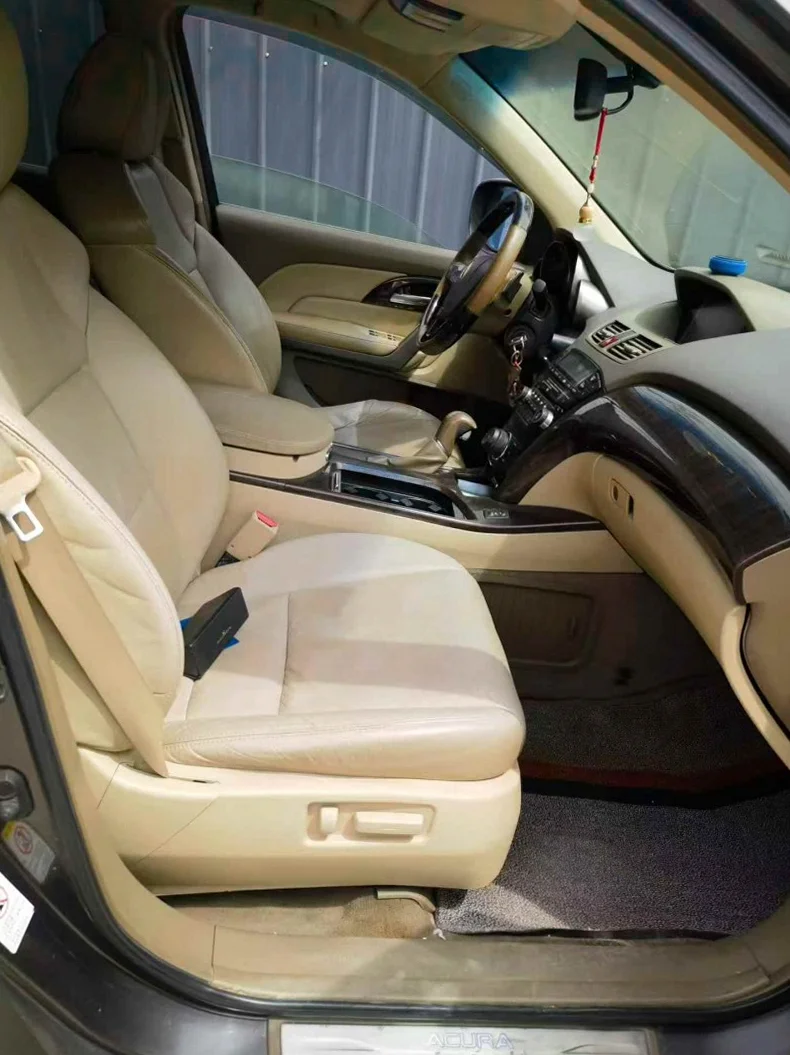 讴歌MDX 内饰前排