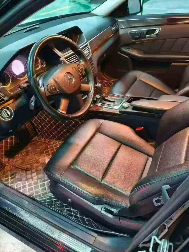 奔驰E 后面外观二