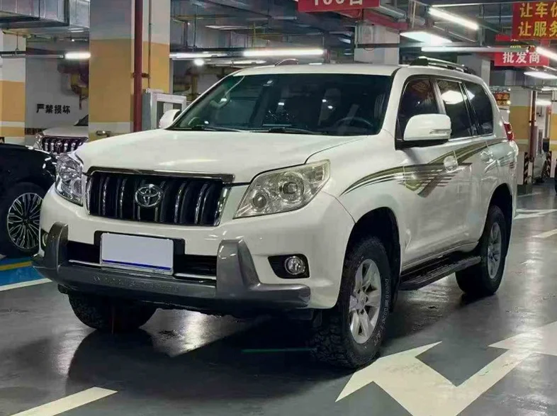 丰田普拉多 正面外观二