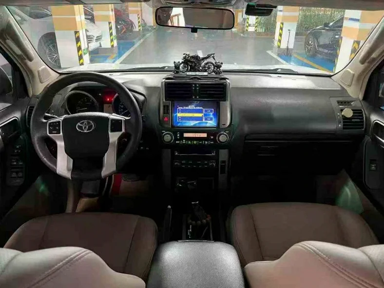 丰田普拉多 后面外观二