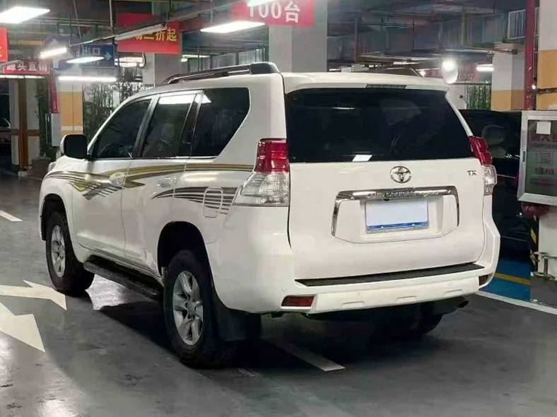 丰田普拉多 内饰前排