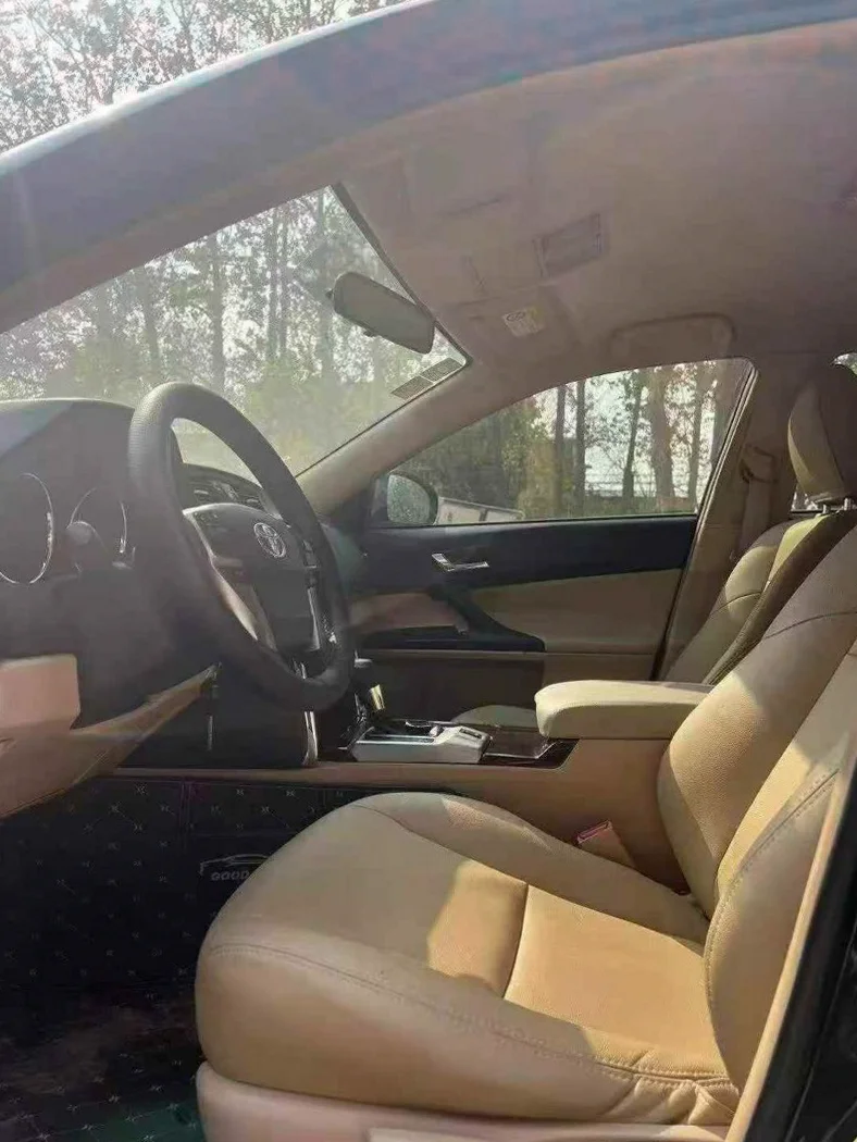 丰田锐志 后面外观二