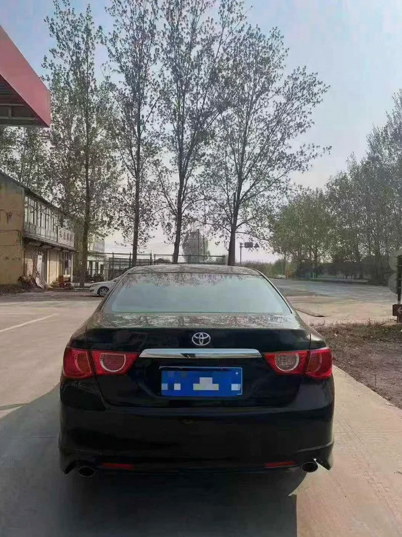 丰田锐志 驾驶室