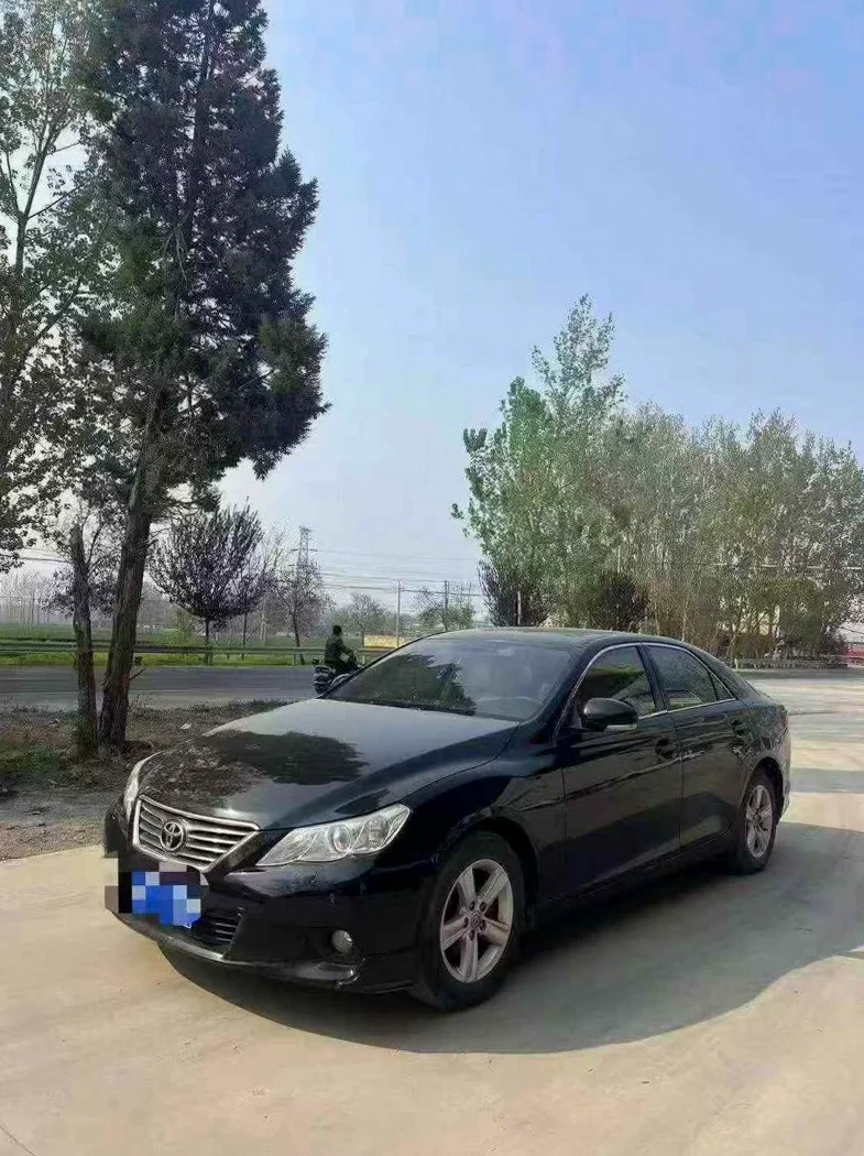 丰田锐志 正面外观二