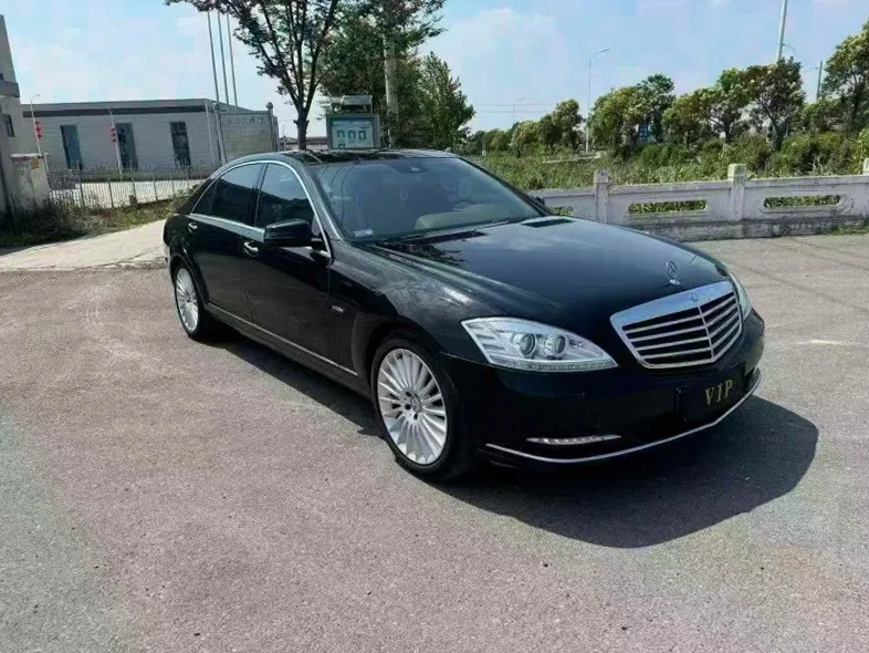 奔驰S 正面外观三