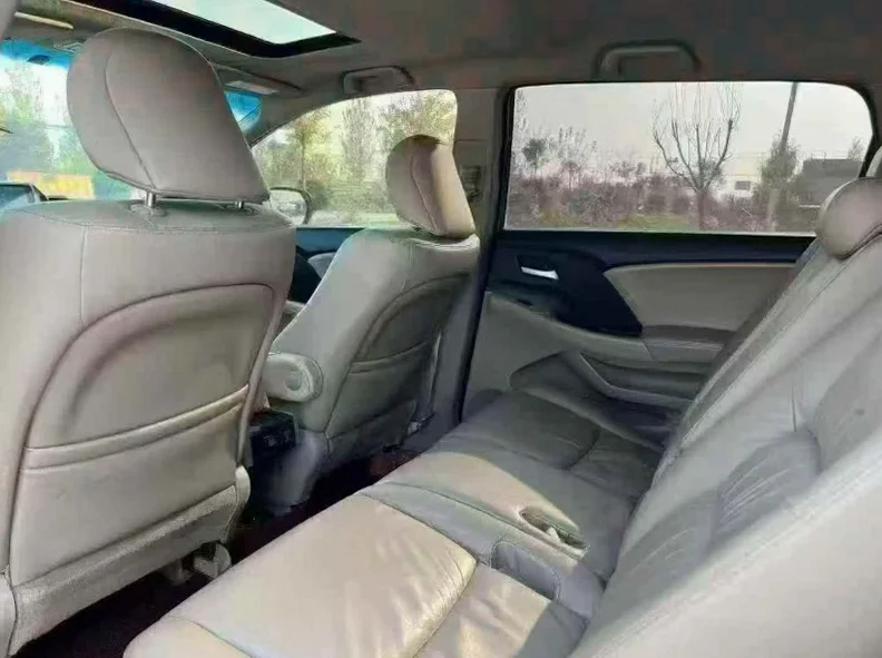 本田奥德赛 后面外观一