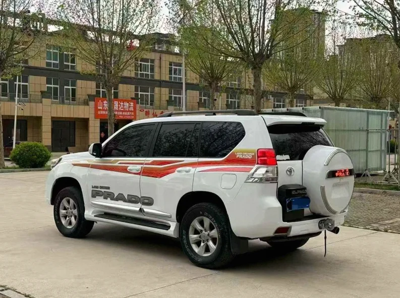 丰田普拉多 内饰后排