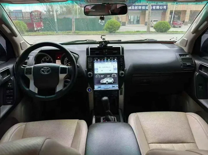 丰田普拉多 后面外观三