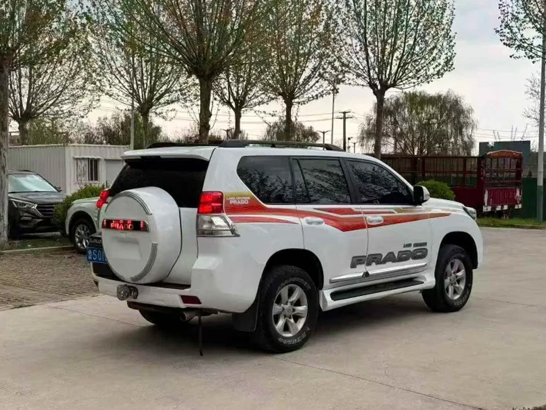 丰田普拉多 内饰前排