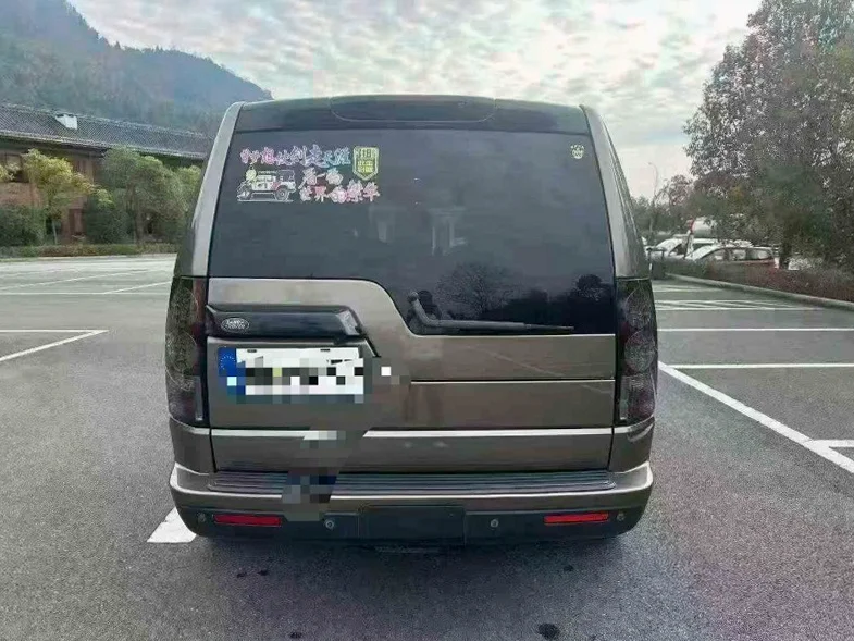 路虎发现 驾驶室