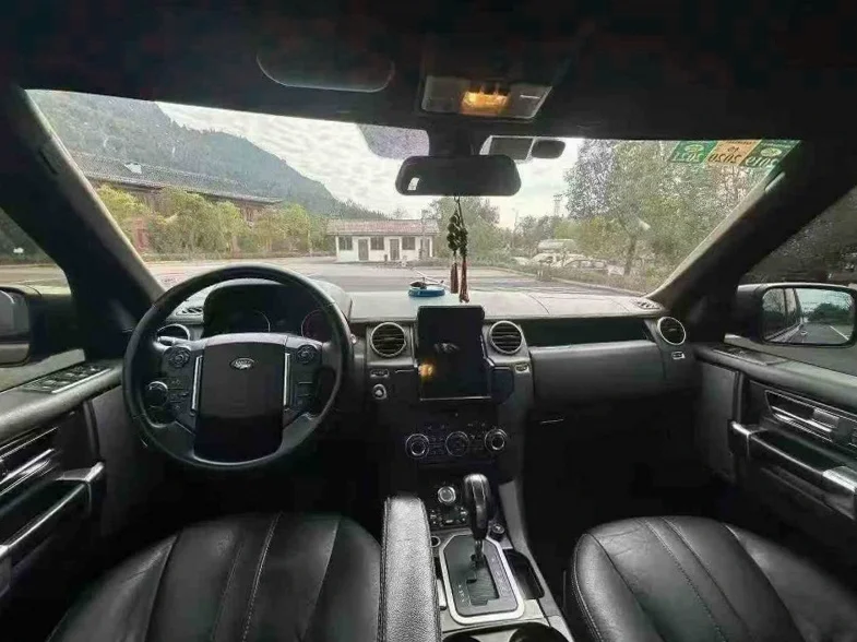 路虎发现 后面外观一