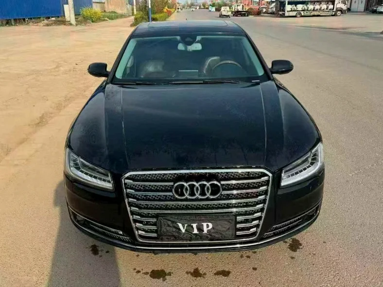 14年奥迪A8L 3.0T 50大功率四座顶配