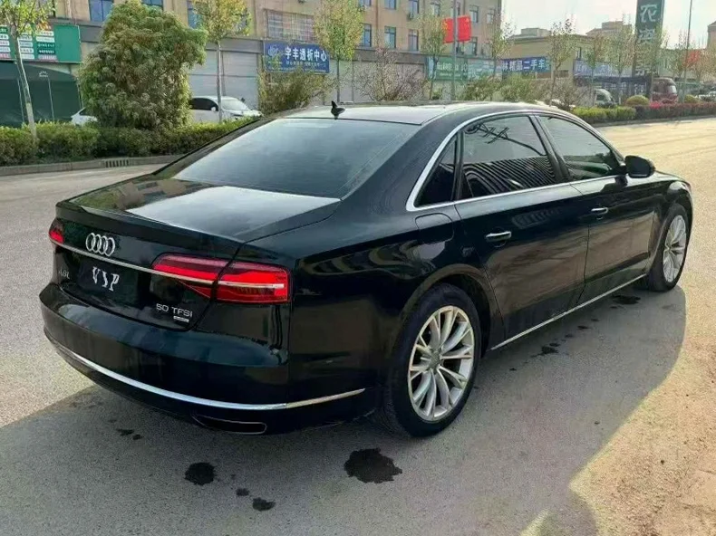 奥迪A8L 后面外观三