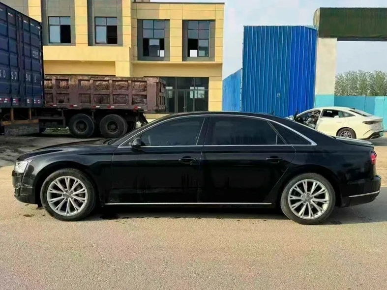 奥迪A8L 正面外观二