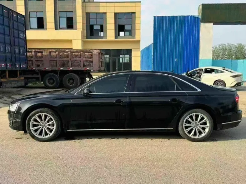 奥迪A8L 正面外观二