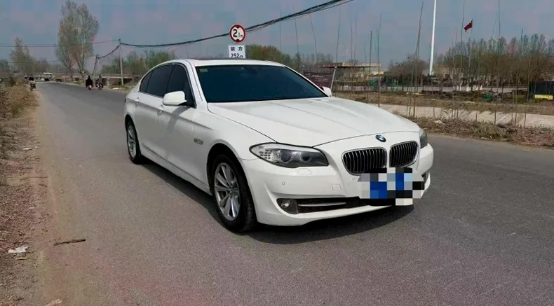 宝马5系 正面外观三